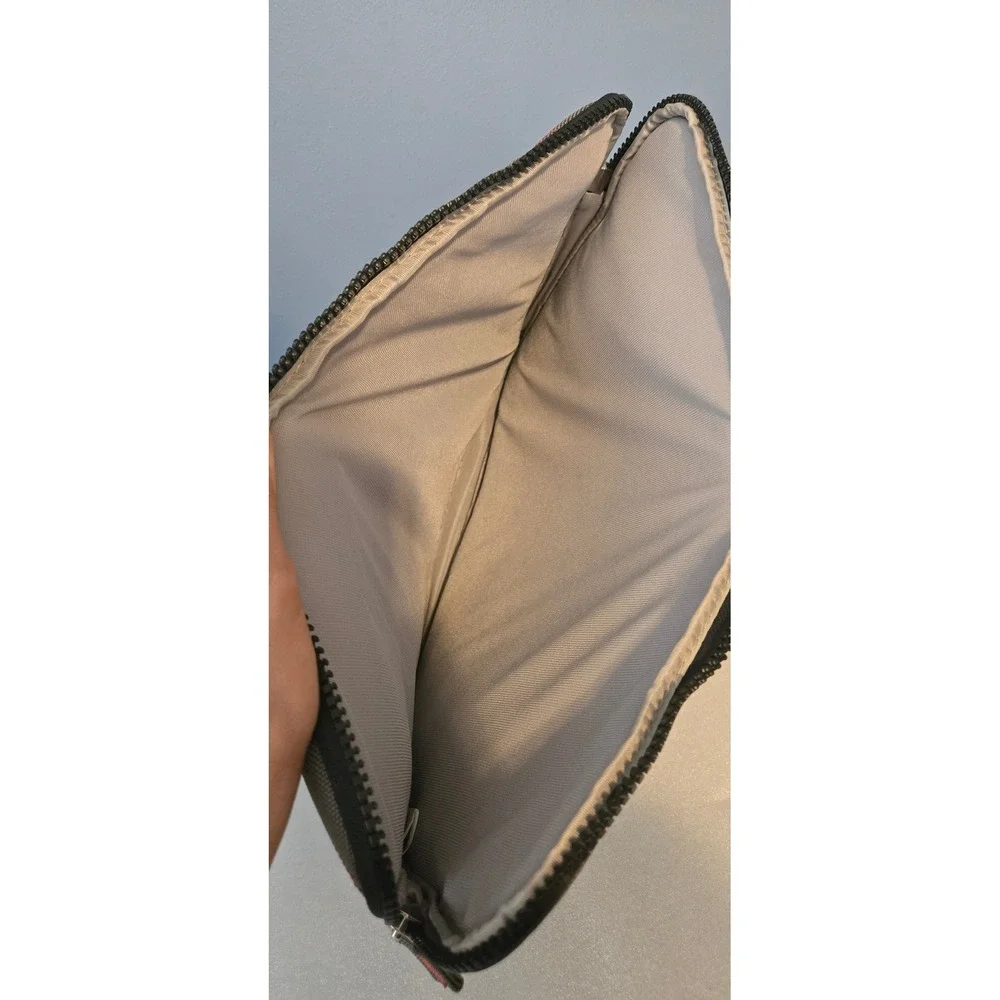 N/A quilted laptop